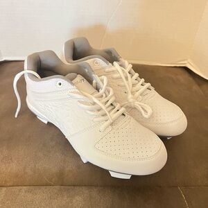 Ringor Rip-it Diamond softball Cleats NWOT Women’s size 9